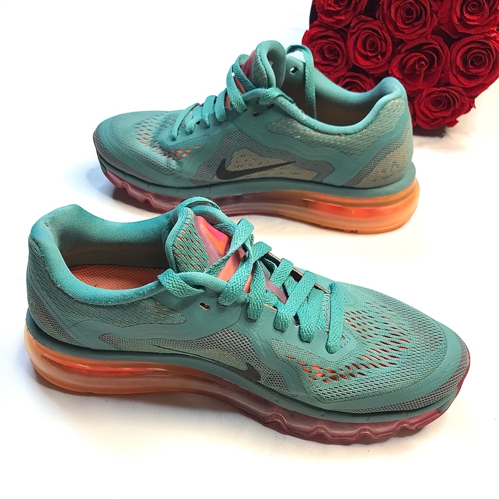 Nike Women’s AirMax 2014 Size 8